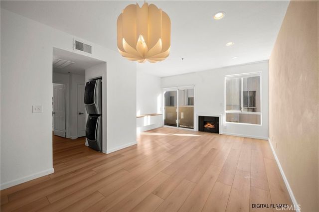 19350 Sherman Way 338, Reseda, CA 91335