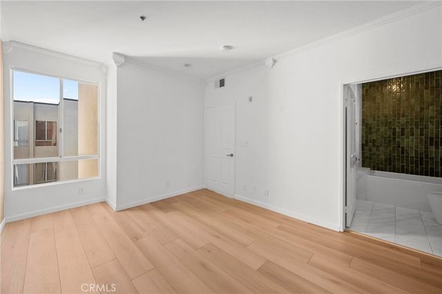 19350 Sherman Way 338, Reseda, CA 91335
