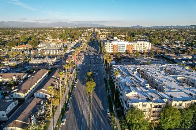 19350 Sherman Way 338, Reseda, CA 91335