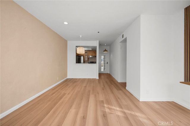 19350 Sherman Way 338, Reseda, CA 91335