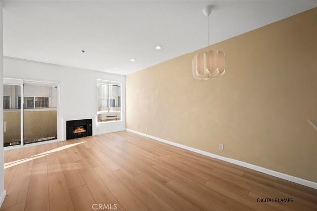 19350 Sherman Way 338, Reseda, CA 91335