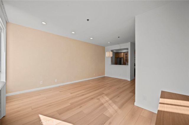 19350 Sherman Way 338, Reseda, CA 91335