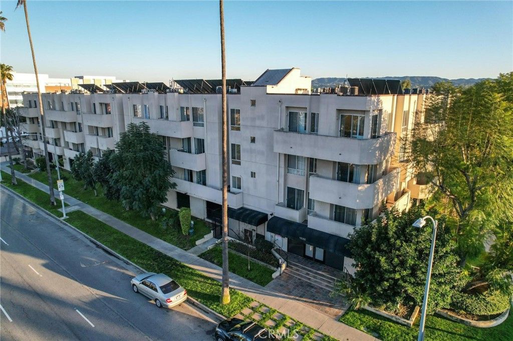 19350 Sherman Way 338, Reseda, CA 91335