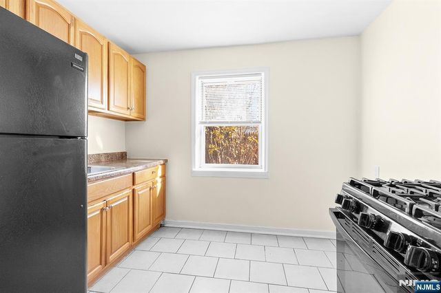 28 Sheffield Avenue B21, Englewood, NJ 07631