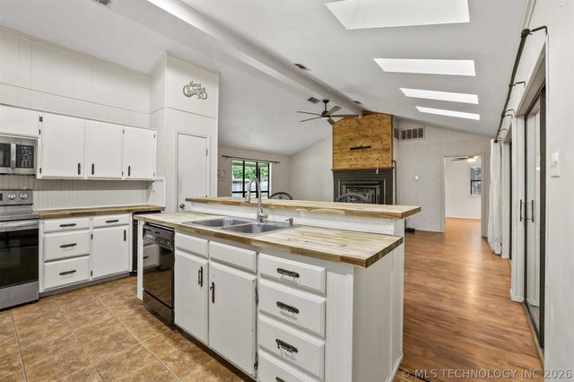 2754 Willafa Woods, Cartwright, OK 74731