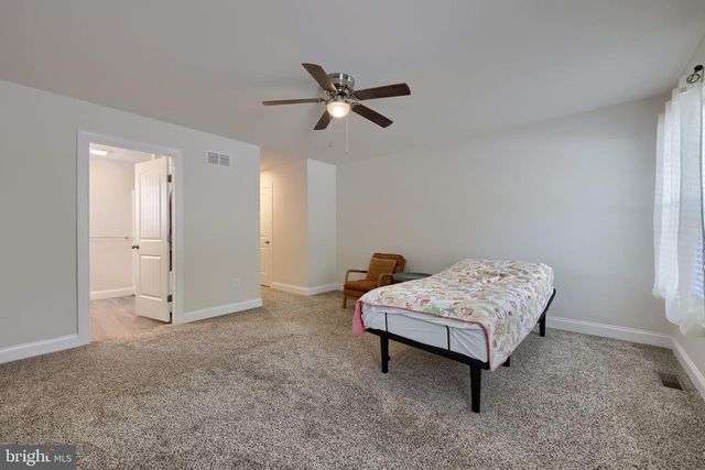 27 ELI DR, York, PA 17404