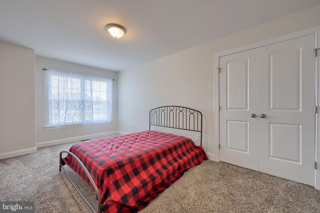 27 ELI DR, York, PA 17404