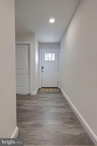 27 ELI DR, York, PA 17404