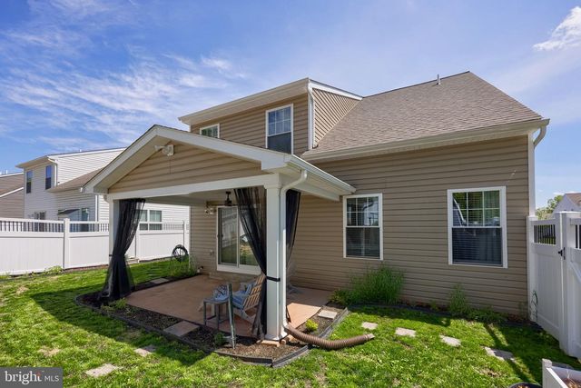 27 ELI DR, York, PA 17404