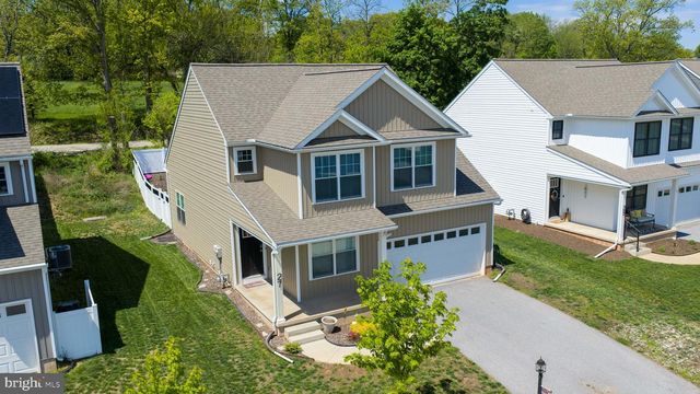 27 ELI DR, York, PA 17404