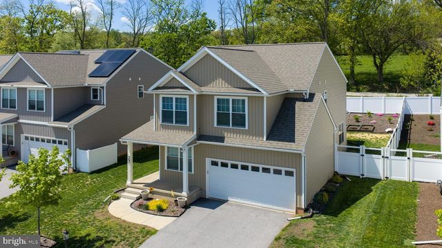 27 ELI DR, York, PA 17404