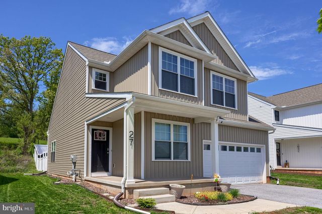27 ELI DR, York, PA 17404
