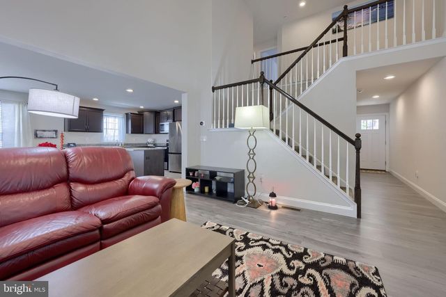 27 ELI DR, York, PA 17404