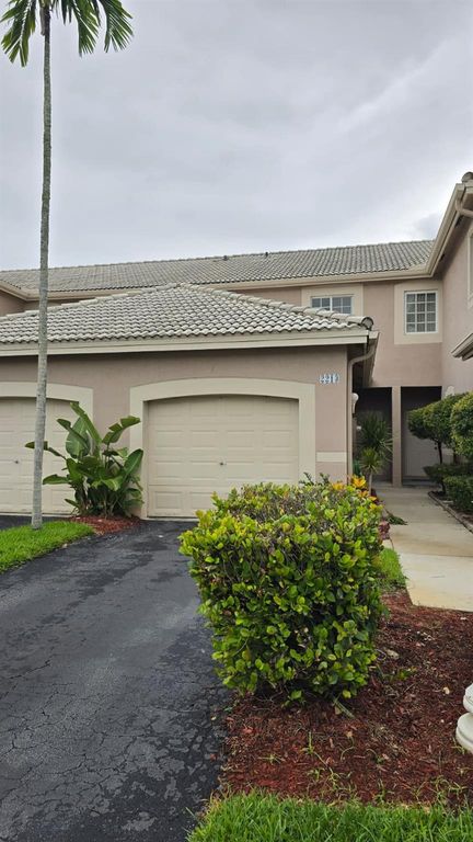 2213 Salerno Cir ., Weston, FL 33327