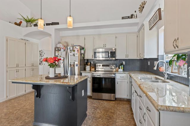 2713 Amadeus Dr, Modesto, CA 95358