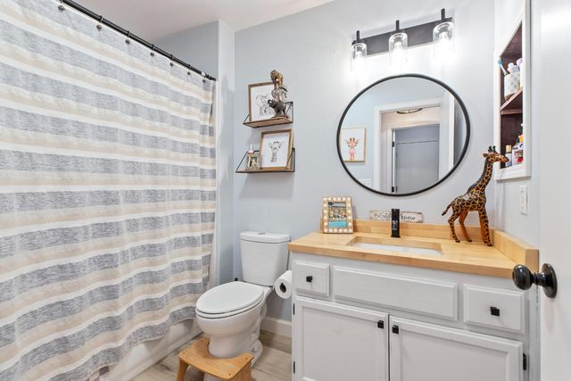 2713 Amadeus Dr, Modesto, CA 95358