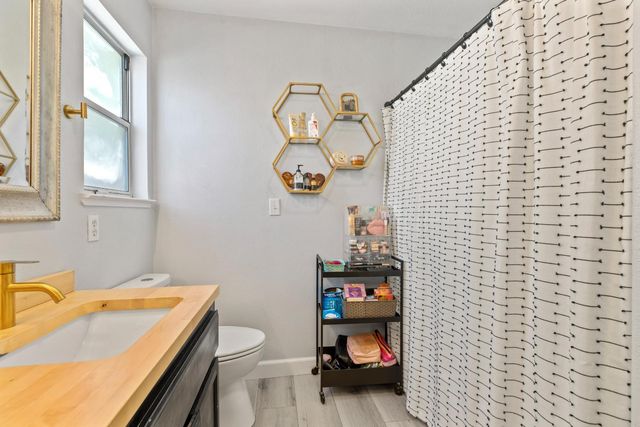 2713 Amadeus Dr, Modesto, CA 95358