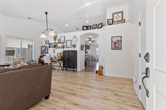 2713 Amadeus Dr, Modesto, CA 95358