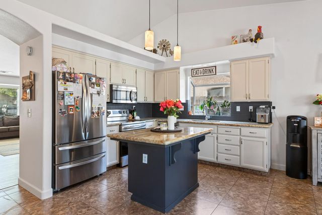 2713 Amadeus Dr, Modesto, CA 95358