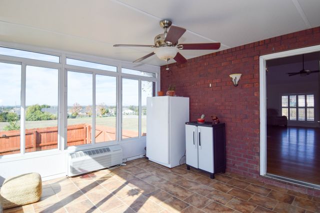 185 Stanley Dr, Gallatin, TN 37066