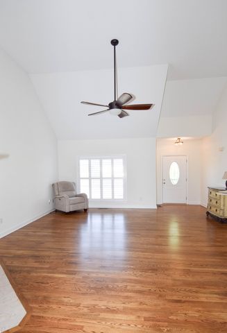 185 Stanley Dr, Gallatin, TN 37066