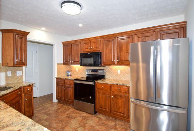 185 Stanley Dr, Gallatin, TN 37066