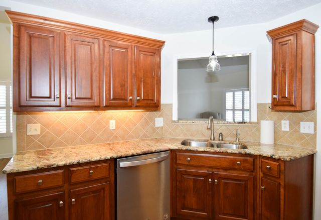 185 Stanley Dr, Gallatin, TN 37066