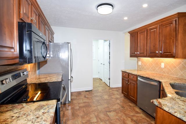 185 Stanley Dr, Gallatin, TN 37066