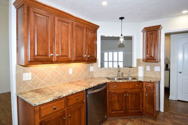 185 Stanley Dr, Gallatin, TN 37066