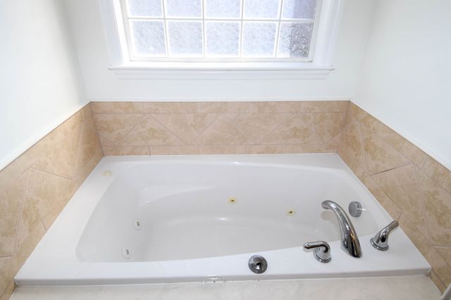 185 Stanley Dr, Gallatin, TN 37066