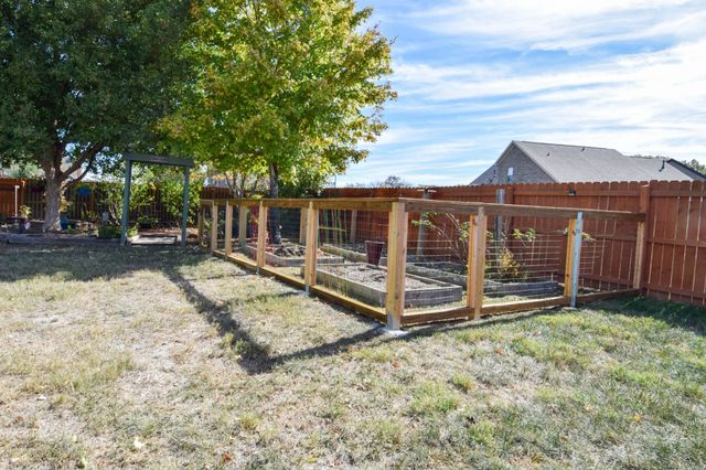 185 Stanley Dr, Gallatin, TN 37066