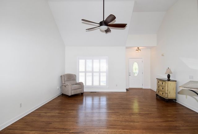 185 Stanley Dr, Gallatin, TN 37066