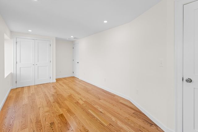 232 Lake Dr, Hamilton, MA 01982