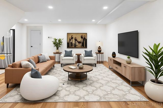 232 Lake Dr, Hamilton, MA 01982