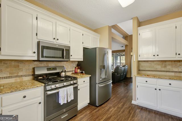 310 Rock Hill Dr, Fayetteville, GA 30215