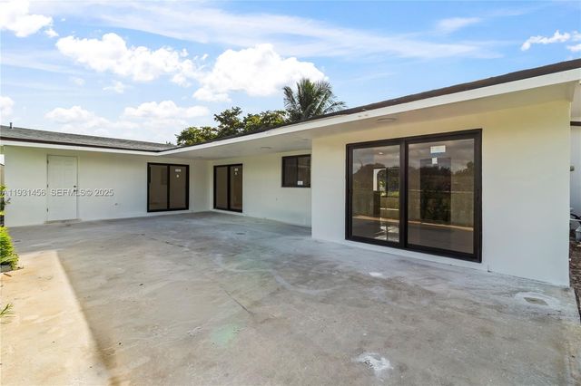 8631 NW 24th Court, Pembroke Pines, FL 33024