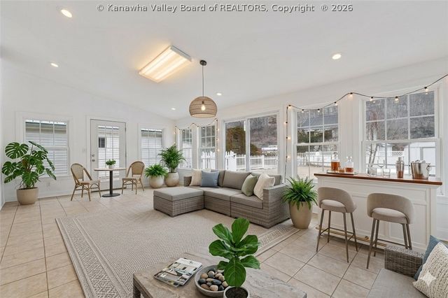 6565 Roosevelt Avenue, Charleston, WV 25304