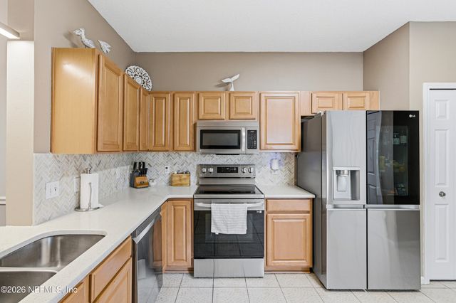 325 SOUTHERN BRANCH Lane, St. Johns, FL 32259