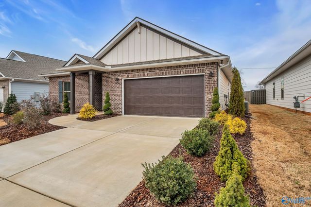 11051 Wayland Ridge Drive, Madison, AL 35756