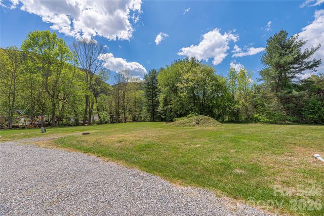 600 Sophie Road, Maggie Valley, NC 28751