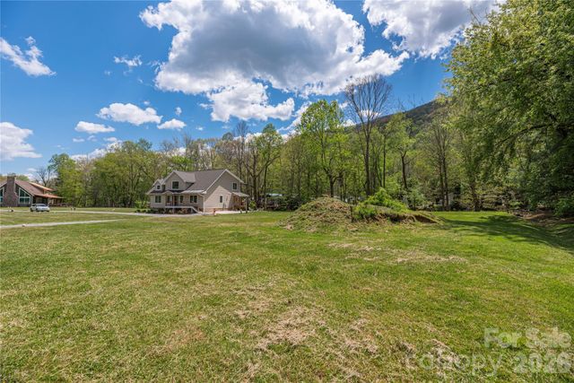 600 Sophie Road, Maggie Valley, NC 28751
