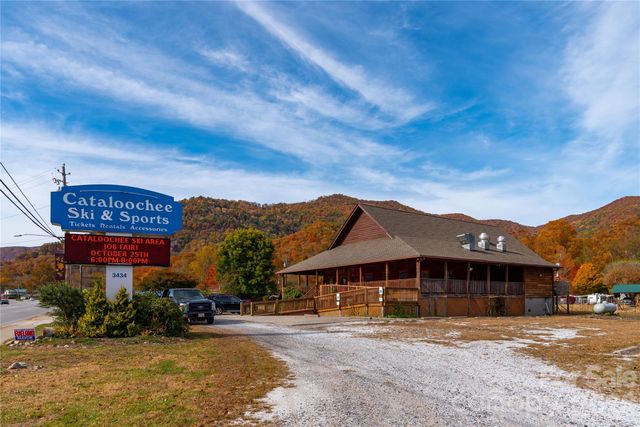 600 Sophie Road, Maggie Valley, NC 28751