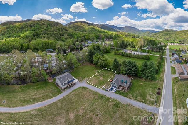 600 Sophie Road, Maggie Valley, NC 28751