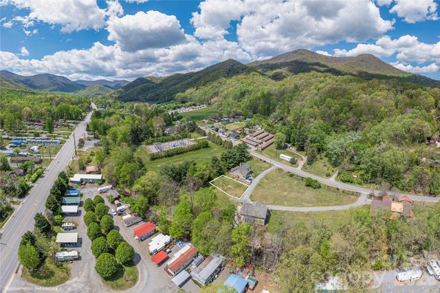 600 Sophie Road, Maggie Valley, NC 28751