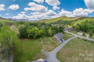 600 Sophie Road, Maggie Valley, NC 28751