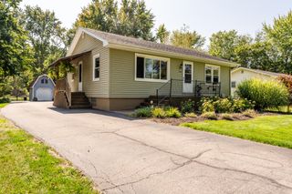 6690 Kruger Road, Three Oaks, MI 49128