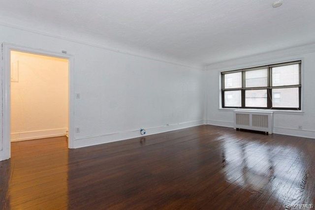 141 Wyckoff Place 4A, Woodmere, NY 11598