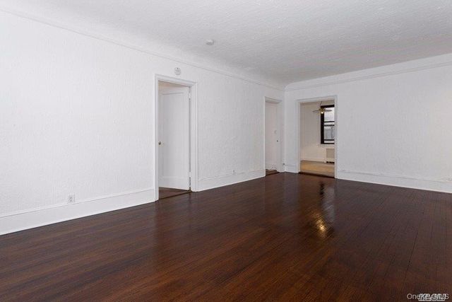 141 Wyckoff Place 4A, Woodmere, NY 11598