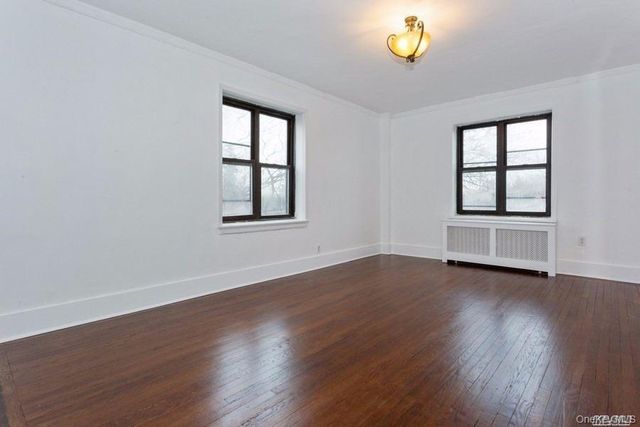 141 Wyckoff Place 4A, Woodmere, NY 11598