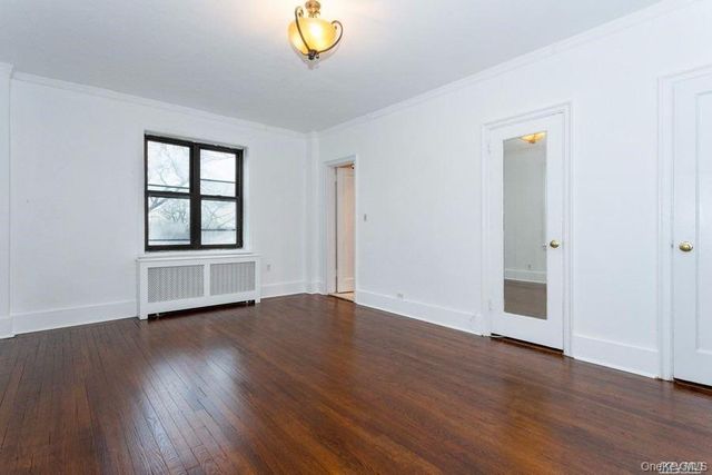 141 Wyckoff Place 4A, Woodmere, NY 11598